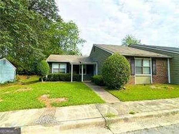 138 Sandalwood Circle, Lawrenceville, GA 30046