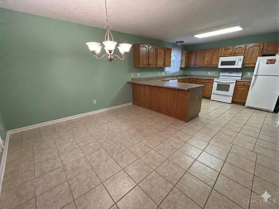 1260 Autumn Walk, Hamilton, OH 45013 Photo 9