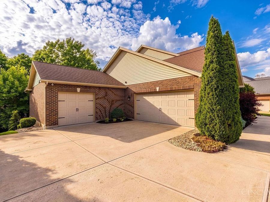 5379 Rentschler Estates Drive, Fairfield Township, OH 45011 Photo 2