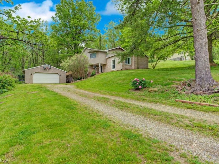 27 Delaware Trail , Malvern, OH 44644 Photo 1