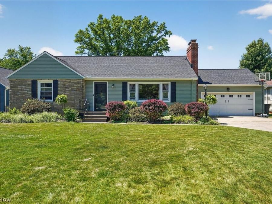 13795 Shawnee Trail, Middleburg Heights, OH 44130 Photo 1