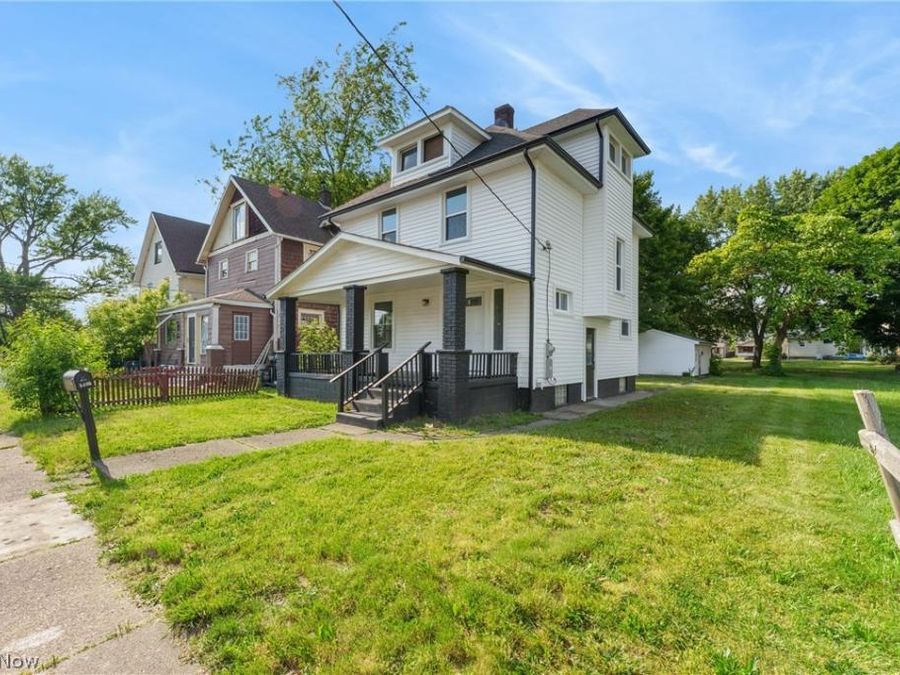 2235 Winfield Way NE, Canton, OH 44705 Photo 1