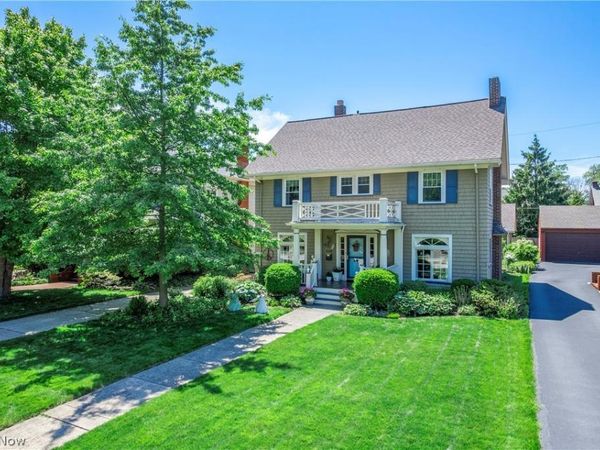 1090 Erie Cliff Drive , Lakewood, OH 44107