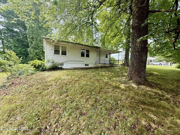 231 Airport Rd, Oliver Springs, TN 37840