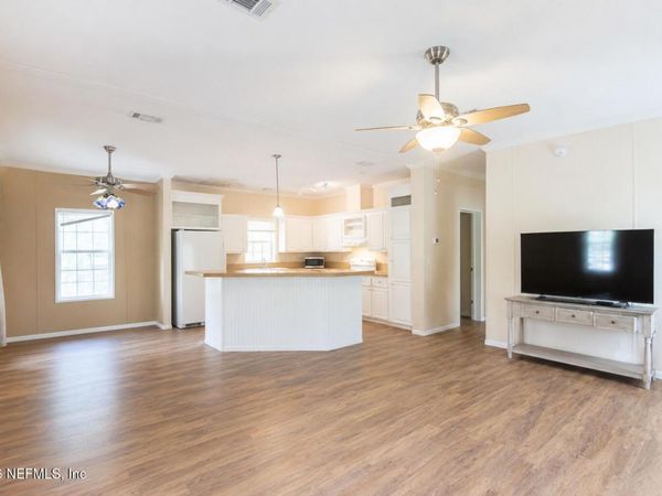 123 FOLKLORE Drive, Satsuma, FL 32189
