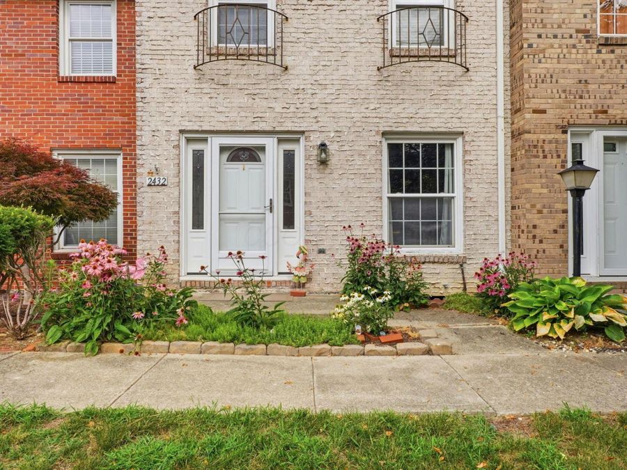 2432 Hardesty Drive S, Unit S6, Columbus, OH 43204 Photo 1