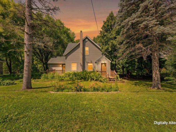 28110 Old Towne Road , Chisago City, MN 55013