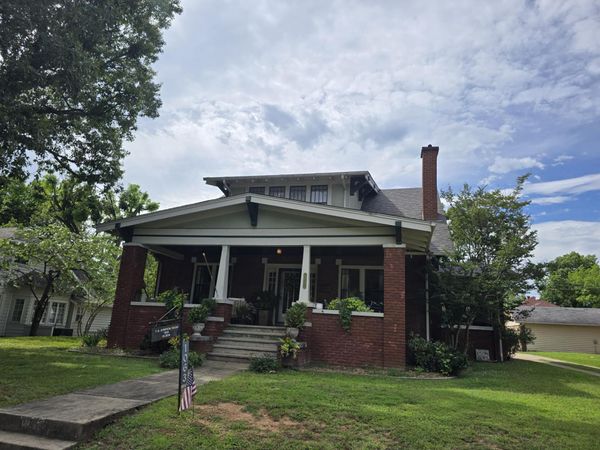 1063 E College Avenue, Batesville, AR 72501