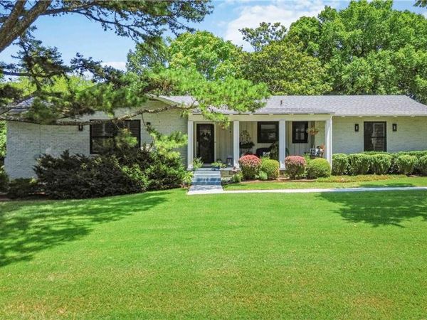 734 N Crest Drive , Fayetteville, AR 72701