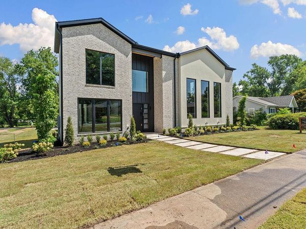 903 NE 2nd Street , Bentonville, AR 72712