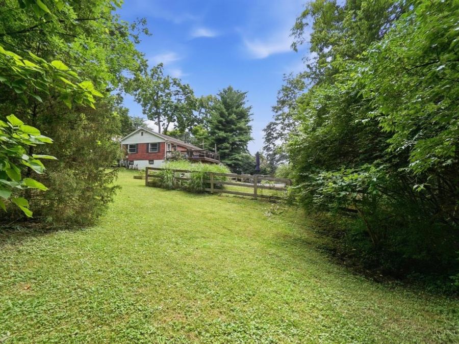 6038 Stanhill Court, Cincinnati, OH 45230 Photo 3