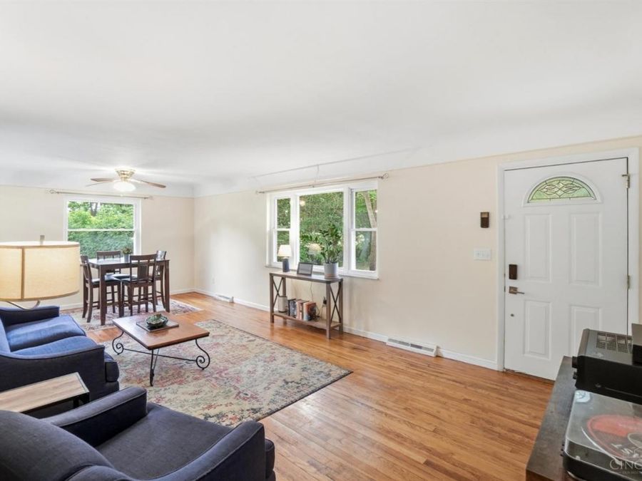 6038 Stanhill Court, Cincinnati, OH 45230 Photo 5