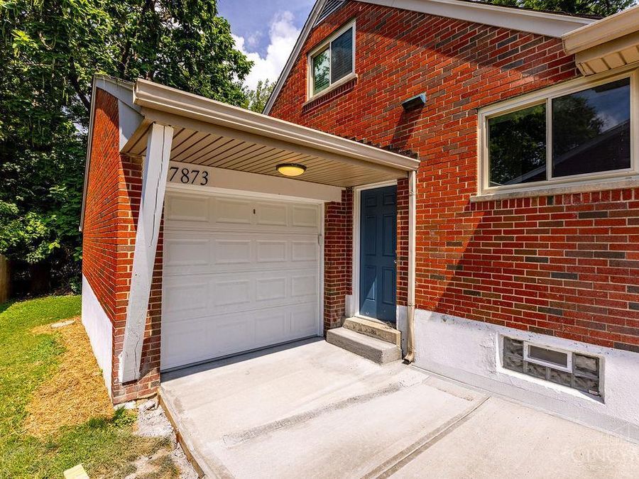 7873 Gail Drive, Deer Park, OH 45236 Photo 2