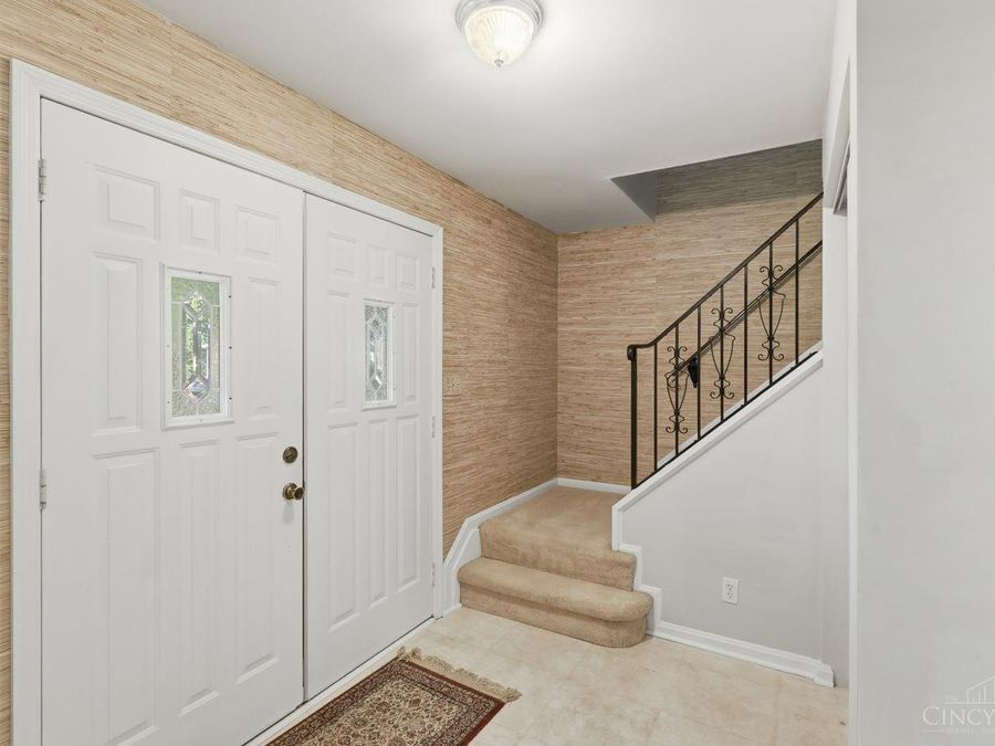 7820 Trailwind Drive, Montgomery, OH 45242 Photo 4