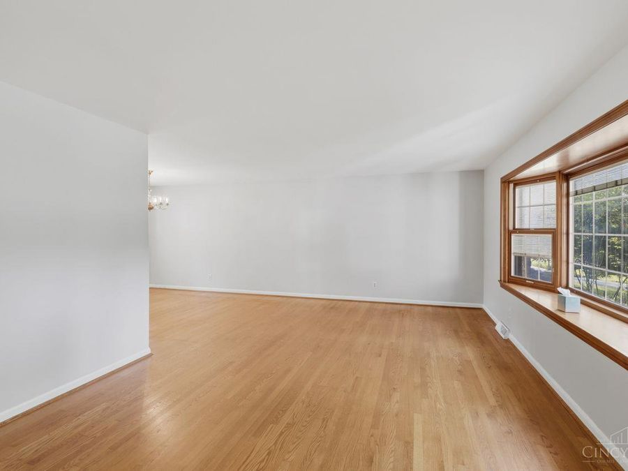 7820 Trailwind Drive, Montgomery, OH 45242 Photo 6