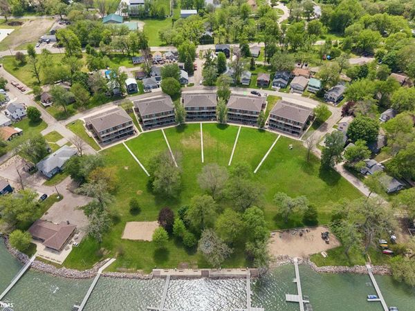 4592 Asbury Drive, Unit B, Clear Lake, IA 50428