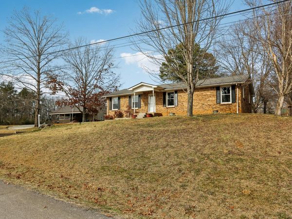 4207 Moss Hill Dr , Nunnelly, TN 37137