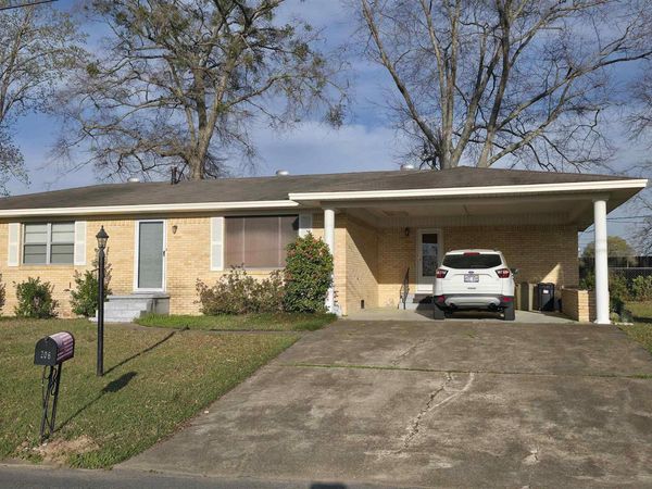 206 27th N , Arkadelphia, AR 71923