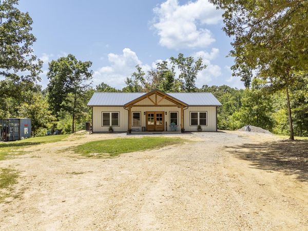395 WEST DR, Savannah, TN 38372