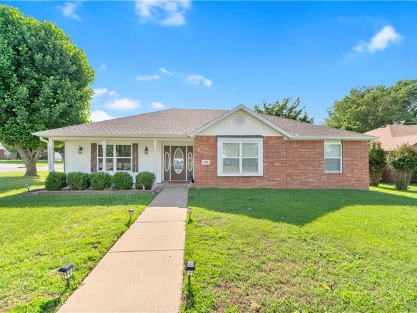 1606 24th Place , Rogers, AR 72758