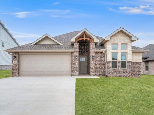 1120 Ari Avenue , Centerton, AR 72719