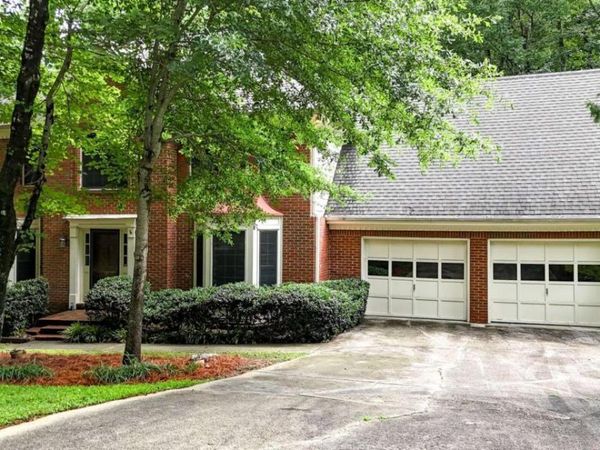 760 Edgewater Lane NW, Kennesaw, GA 30144