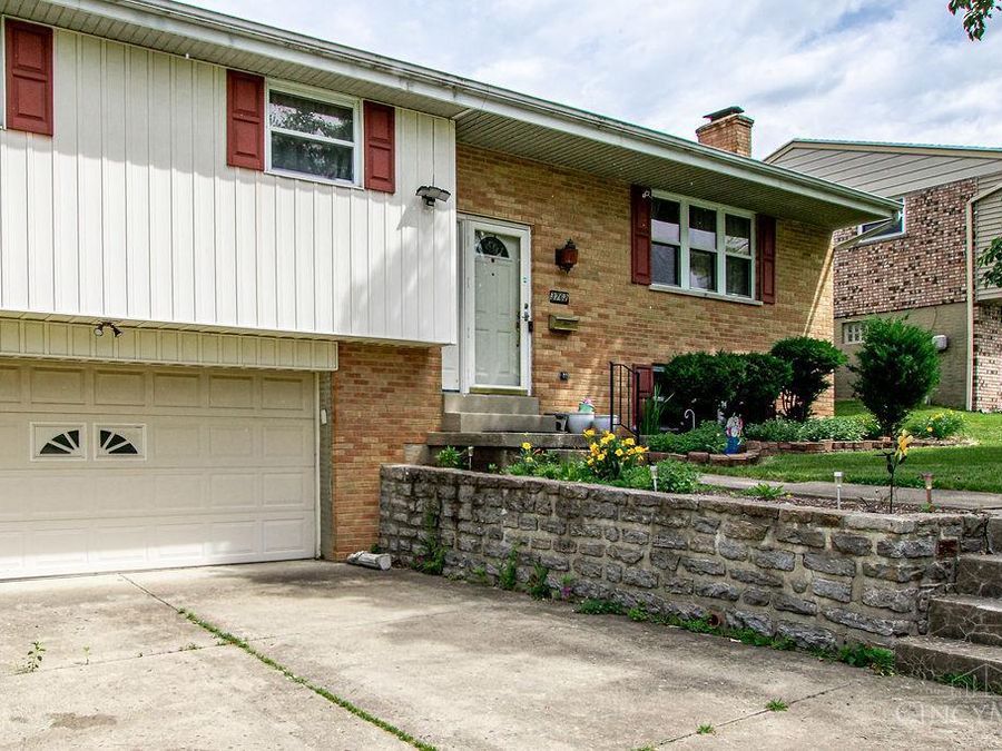 3762 Ridgedale Drive, Green Township, OH 45247 Photo 7