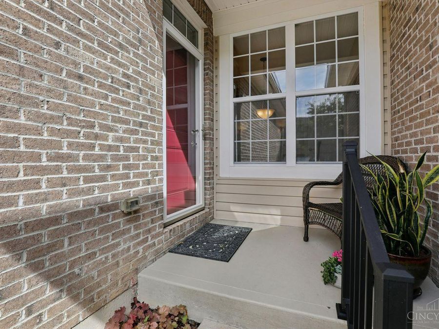 828 Townscapes Court, Miami Township, OH 45140 Photo 2