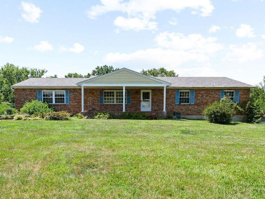 9334 Meadow Ridge Drive, West Chester, OH 45241 Photo 1
