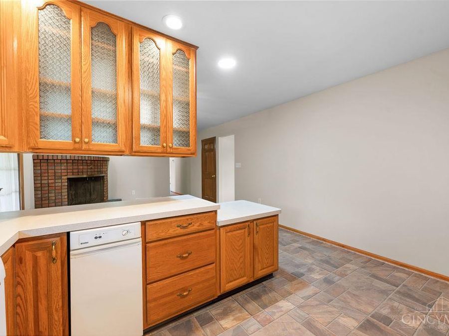 9334 Meadow Ridge Drive, West Chester, OH 45241 Photo 10