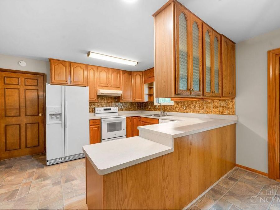 9334 Meadow Ridge Drive, West Chester, OH 45241 Photo 13