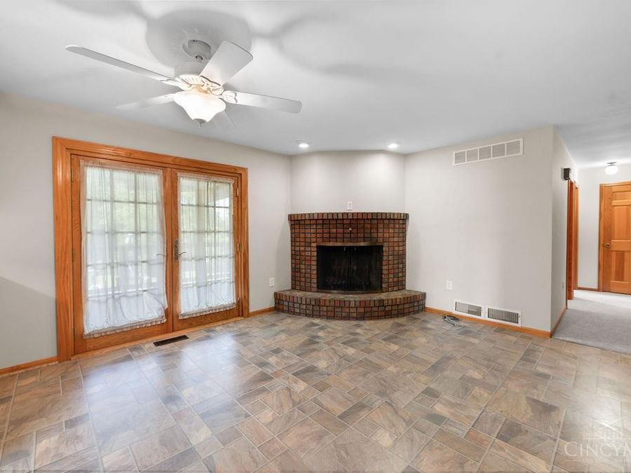 9334 Meadow Ridge Drive, West Chester, OH 45241 Photo 15