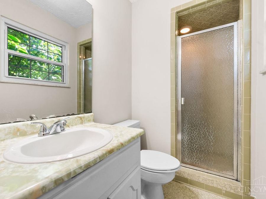 9334 Meadow Ridge Drive, West Chester, OH 45241 Photo 19