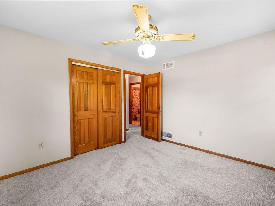 9334 Meadow Ridge Drive, West Chester, OH 45241 Photo 22