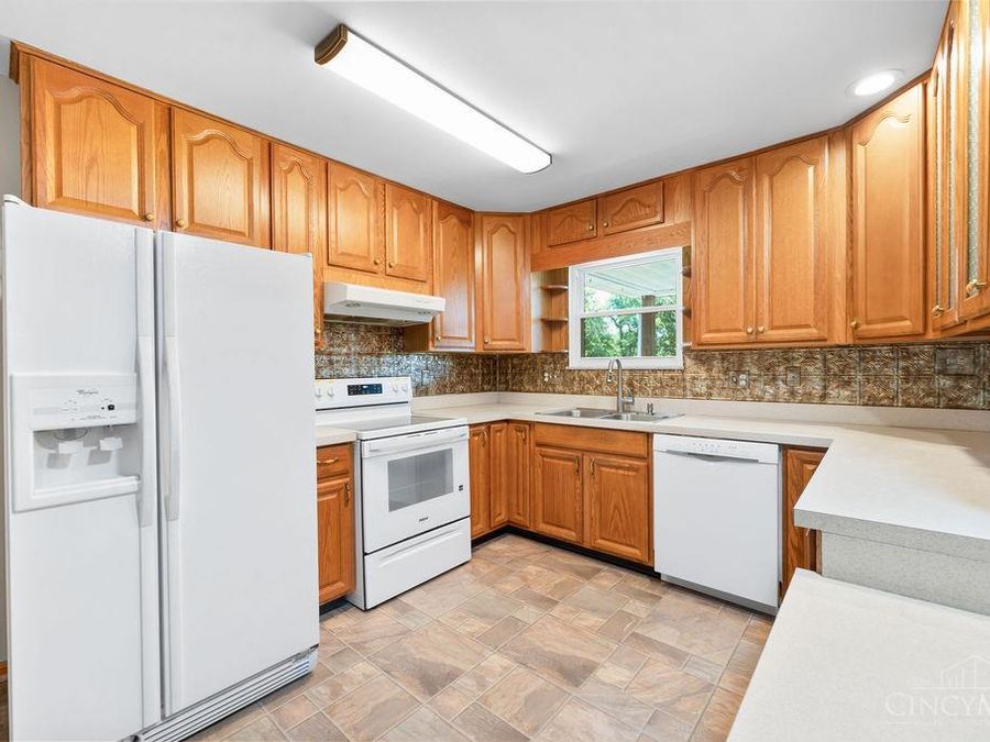 9334 Meadow Ridge Drive, West Chester, OH 45241 Photo 9