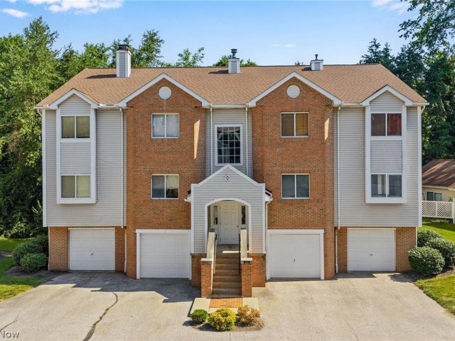 361 Village Pointe Drive , Unit 2B, Akron, OH 44313 Photo 1
