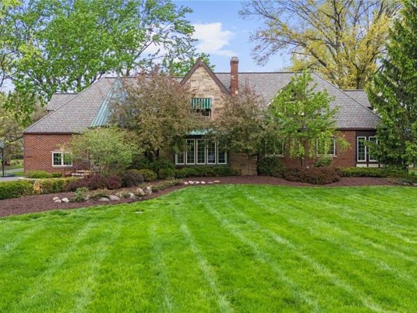 6736 Big Creek Parkway , Middleburg Heights, OH 44130