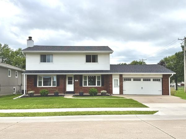 116 N Century Street , Walcott, IA 52773
