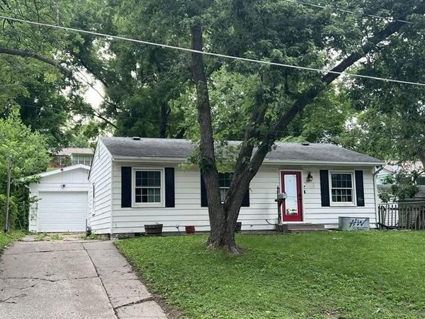 3014 W 1st Street , Davenport, IA 52804