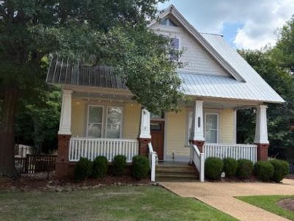 406B Hogan, Starkville, MS 39759