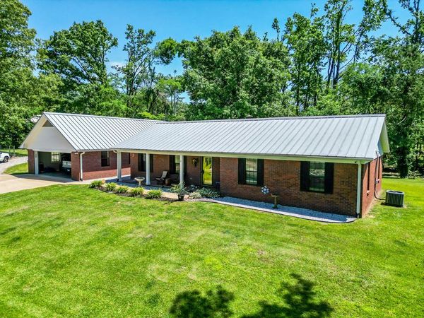 902 Cedarbrook Dr, Oxford, MS 38655