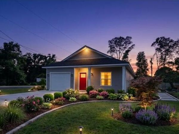 1001 BREMEN Avenue, Pensacola, FL 32507