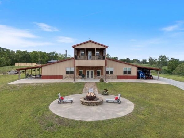 713 Madison 8744 , Huntsville, AR 72740