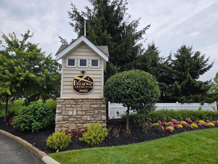 4216 Bradhurst Drive , Dublin, OH 43016 Photo 1