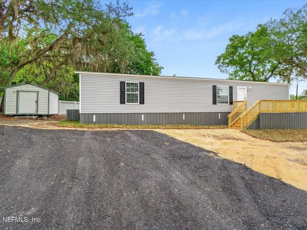 127 RIVERSIDE Trail, Satsuma, FL 32189