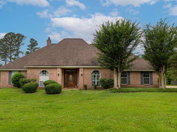 646 Lincoln, Starkville, MS 39759