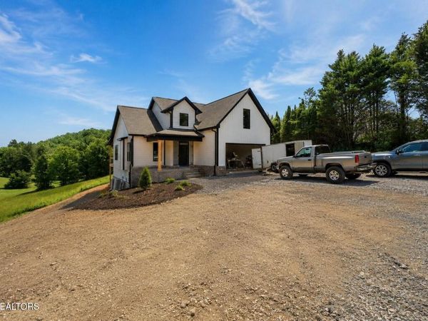 467 Laurel Rd, Clinton, TN 37716