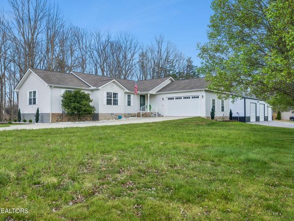 18 Sundown Lane, Crossville, TN 38571