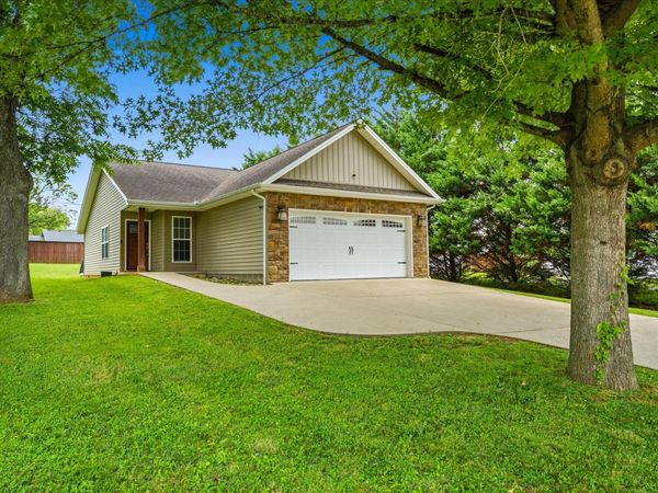 1513 S Sizer Avenue, Jefferson City, TN 37760