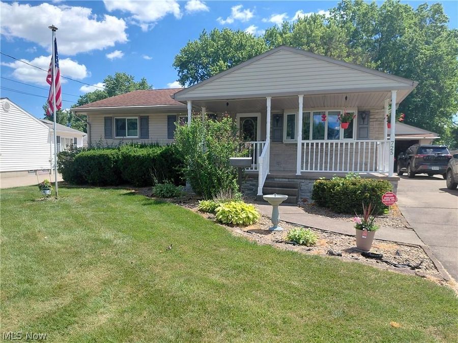 725 Gary Drive , Hubbard, OH 44425 Photo 1